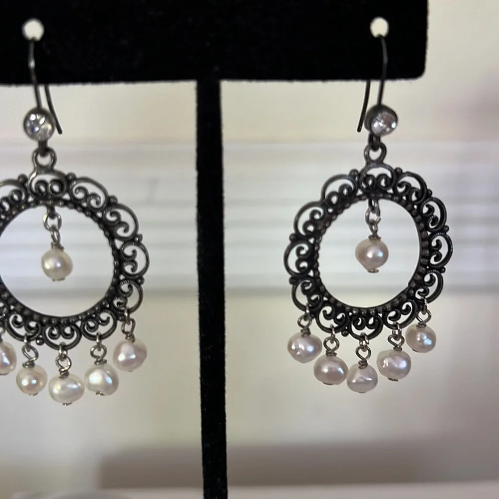 Crystal and pearl filigree earings - Picture 2 of 3